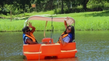 PEDAL NO LAGO